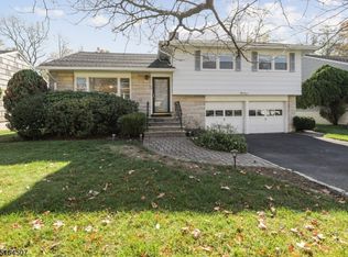 22 Haran Cir, Millburn, NJ 07041