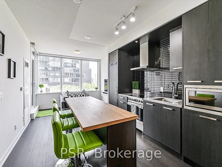 120 Bayview Ave #208 — Photo 31