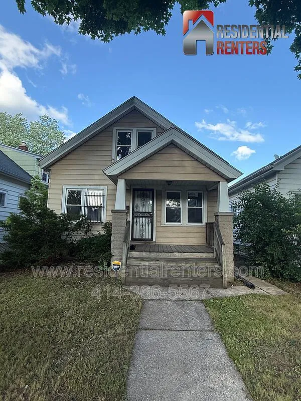 3 bed, 1.0 bath, 748 sqft, $1,500 — Photo 1