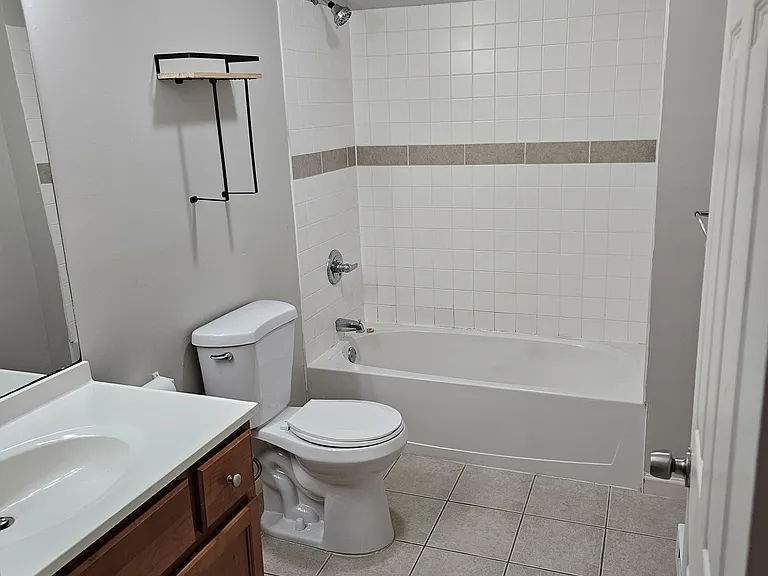 400 S Keyser Ave #B1 — Photo 11