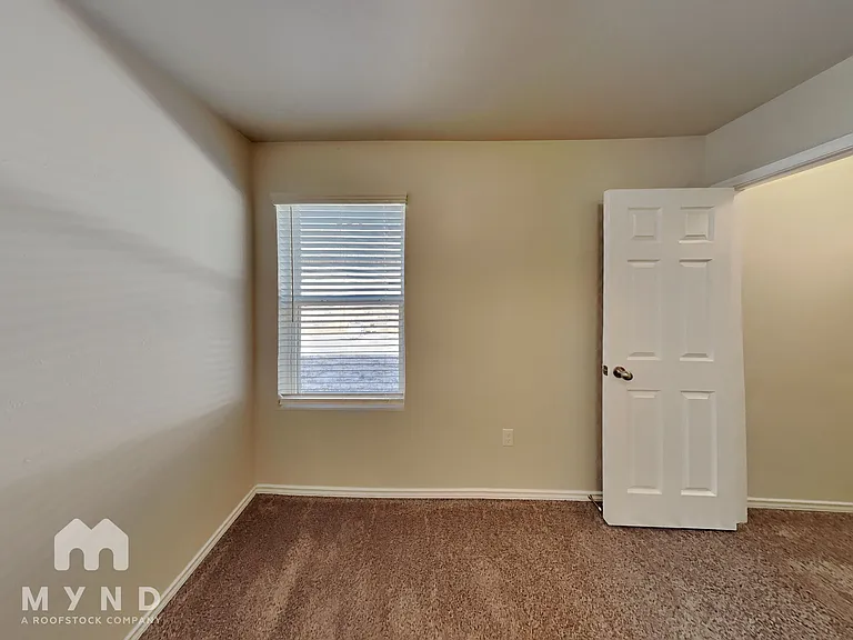 1921 Hannah Ln — Photo 18