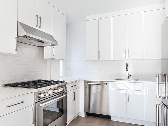 4th image of 42-44 Crescent St