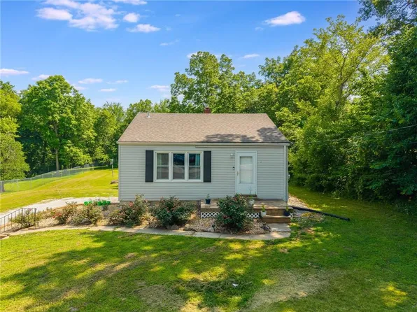 1201 NE 72nd St, Gladstone, MO 64118