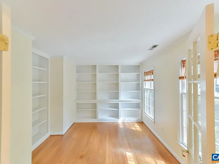 1012 Wildmere Pl — Photo 4