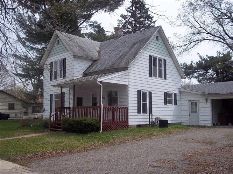 1st image of 426 E Oak St