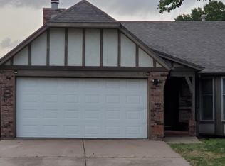 9446 E Skinner St, Wichita, KS 67207