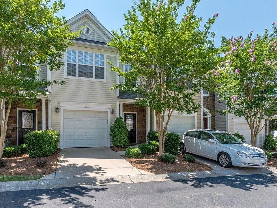 2121 Midnight Blue Ln