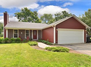 801 Kansas St, Carol Stream, IL 60188