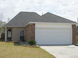 23536 S Point Dr, Denham Springs, LA 70726