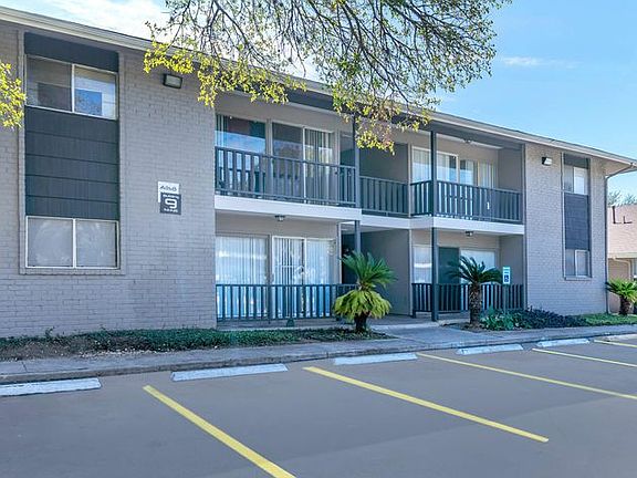 3rd image of 807 Flame Cir #252