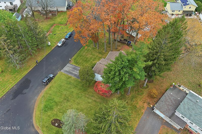 3rd image of 4 Flicker Drive