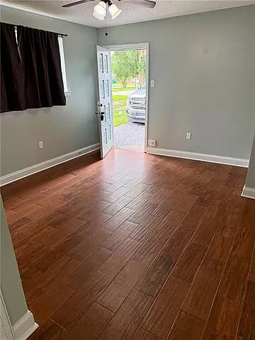 718 Lake Ave — Photo 3