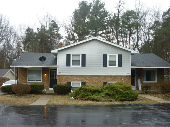 4690 Burton St SE, Kentwood, MI 49546