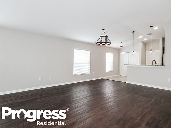 5th image of 2351 Richwood Pike Dr