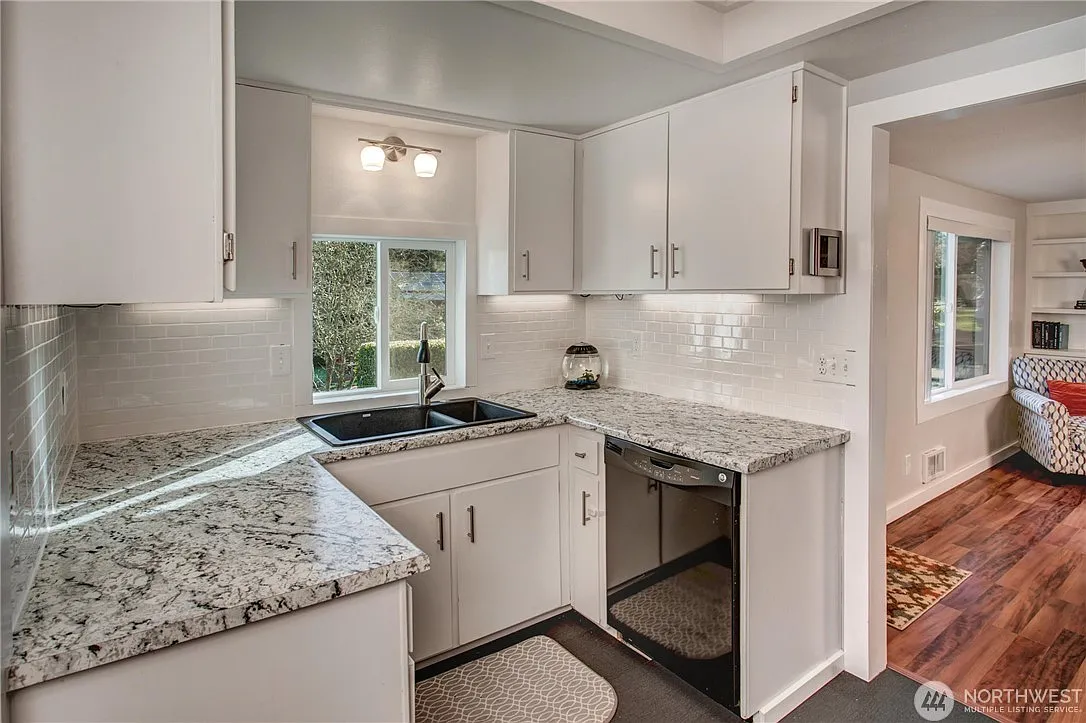 5 bed, 1900 sqft, $3,500 — Photo 4