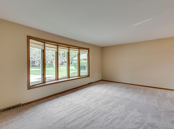 3rd image of 7805 Knottingham Ln