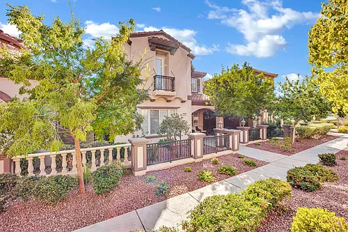2315 Malaga Peak St Photo 1
