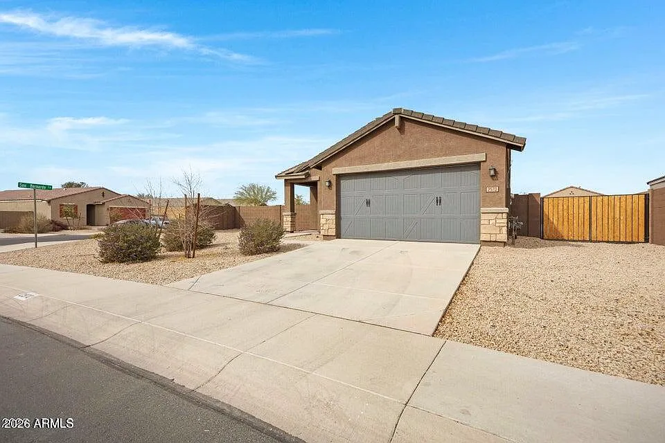3 bed, 2.0 bath, 1480 sqft, $2,100 — Photo 4