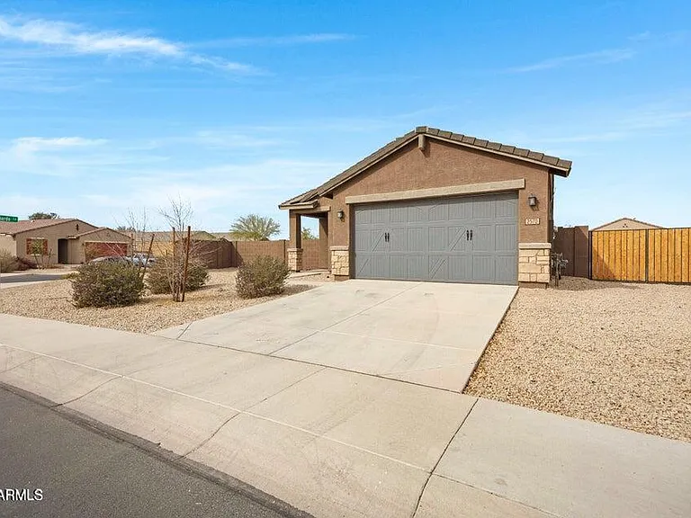2570 E Corazon Trl — Photo 4