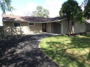 187 Queenswood Rd, Bolingbrook, IL 60440