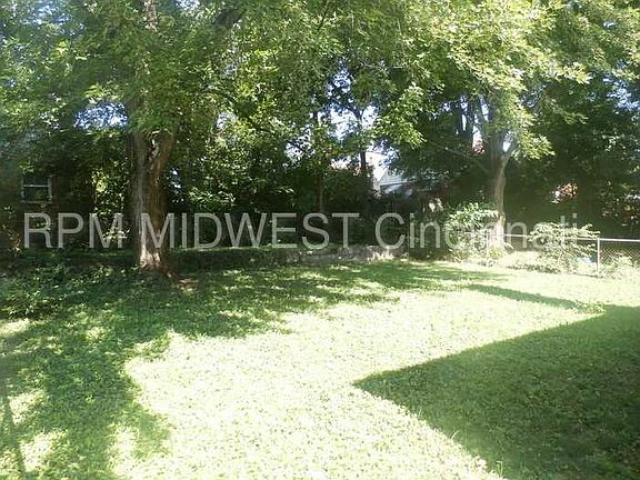 2nd image of 1136 S Lynnebrook Drive Cincinnati Oh