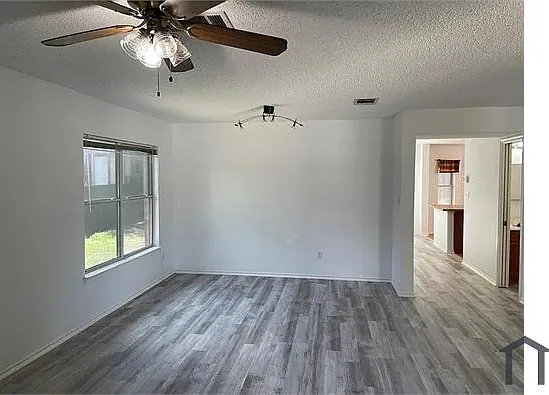 713 Catumet Dr — Photo 14