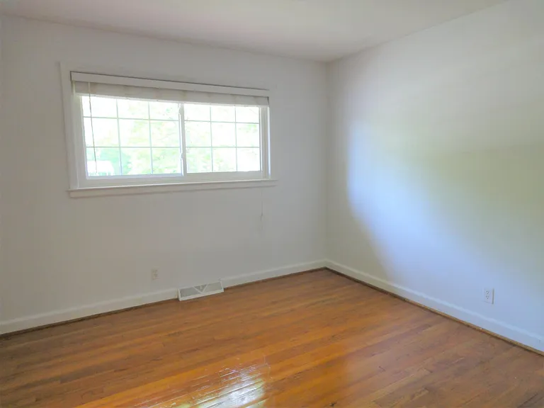 4606 Willa Way — Photo 12