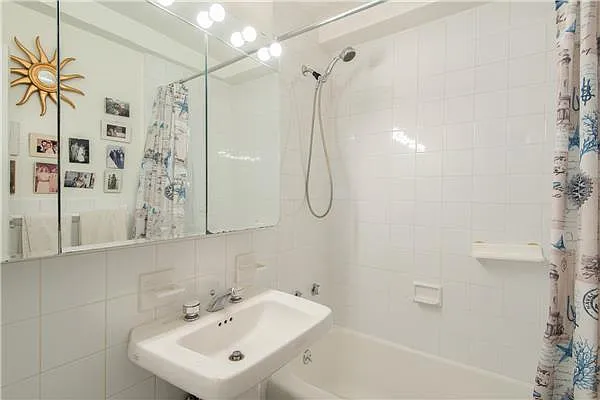 Sold by (Legacy) Elegran | media 4