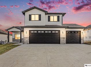 857 W El Alameda St, Lincoln, NE 68523