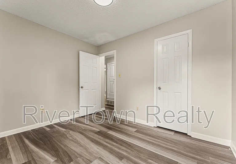 4585 Berrypick Ln S — Photo 19