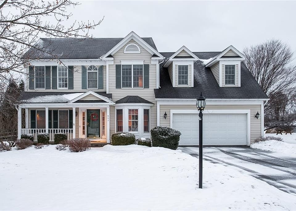1st image of 942 Weymouth Ct