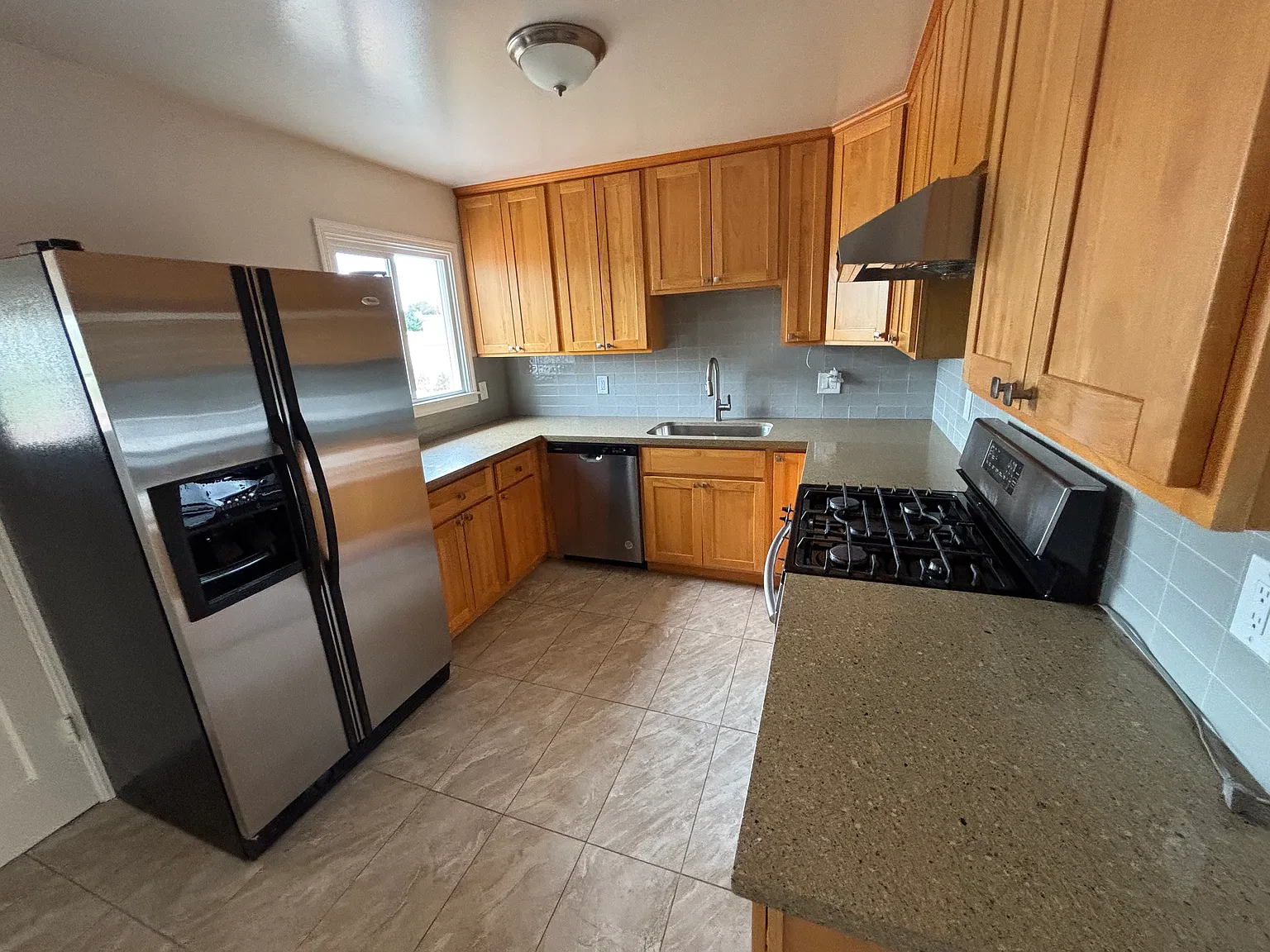 3 bed, 1462 sqft, $2,950 — Photo 1