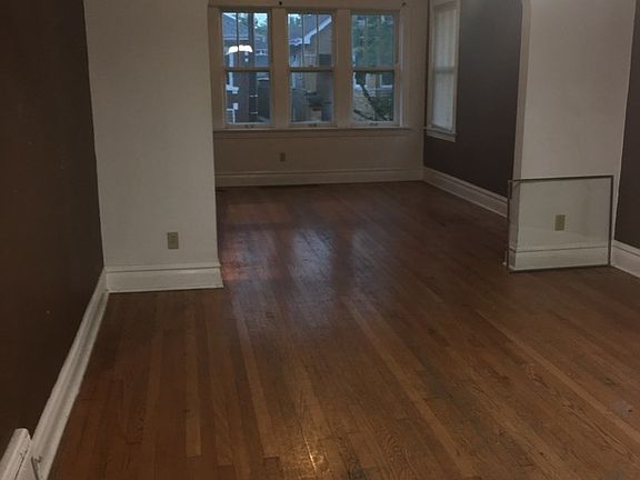 4th image of 1912 S 61st Ave