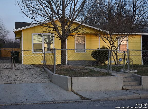 3rd image of 1518 Logwood Ave