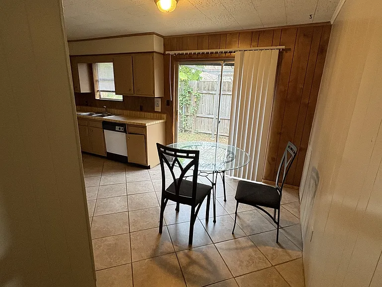 6255 Warren St — Photo 18
