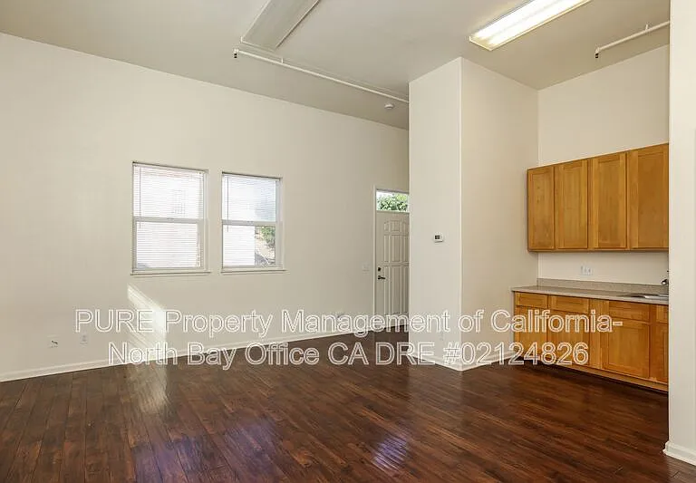 154 Railroad Ave #E — Photo 6