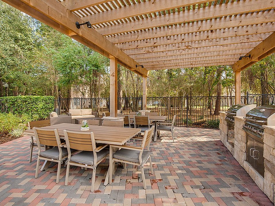 Outdoor Entertainment Area