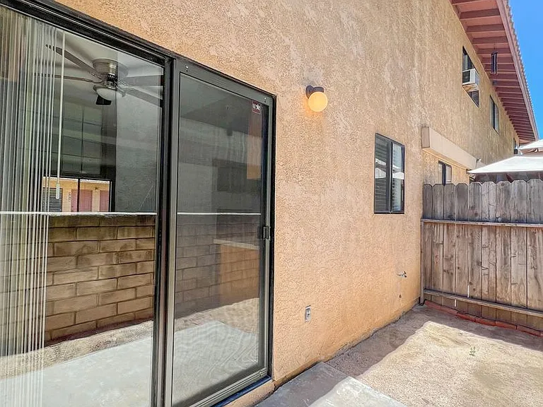 3902Howard — Photo 9