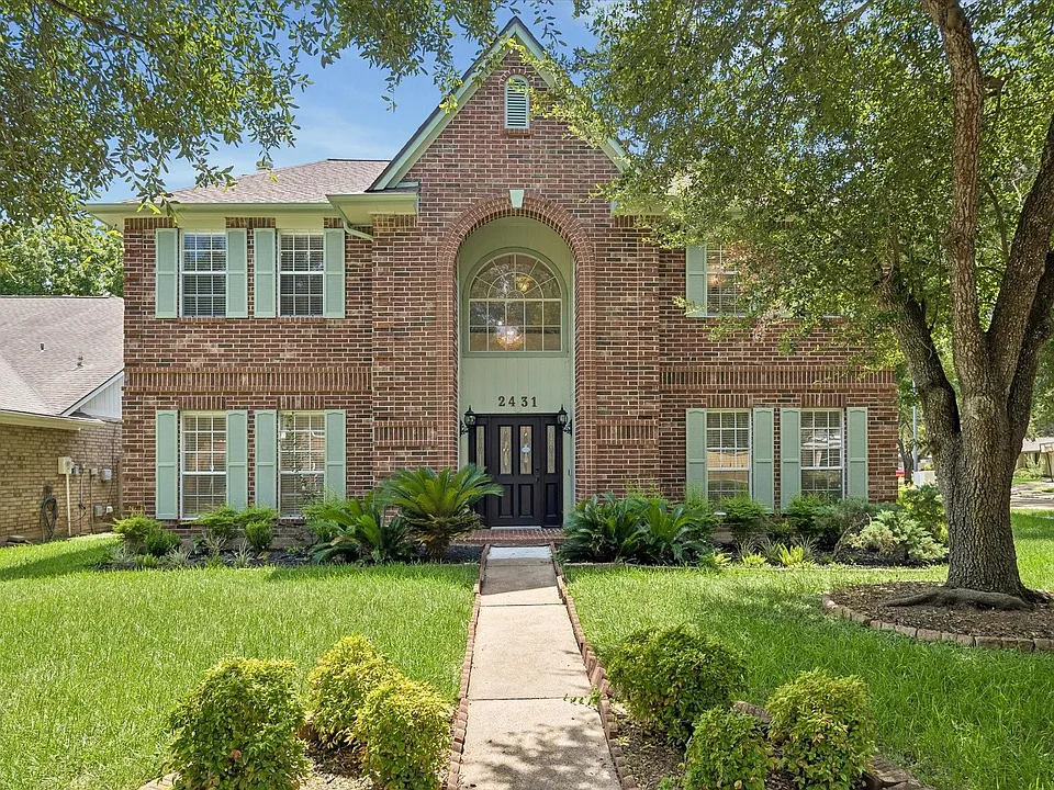 2431 Parkwood Ln