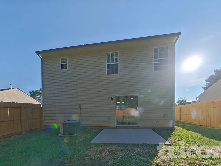 1024 Crowders Woods Dr — Photo 15