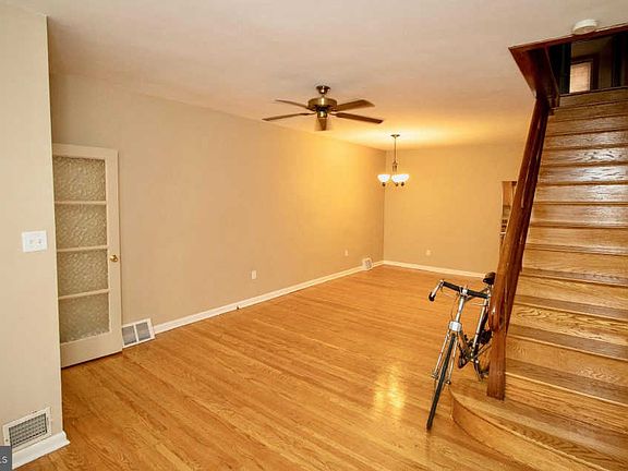 3rd image of 1108 W Moyamensing Ave