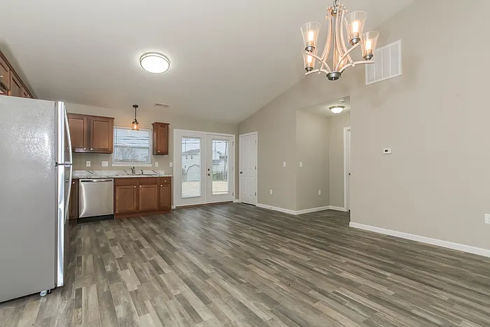 430 Clara Dr — Photo 3