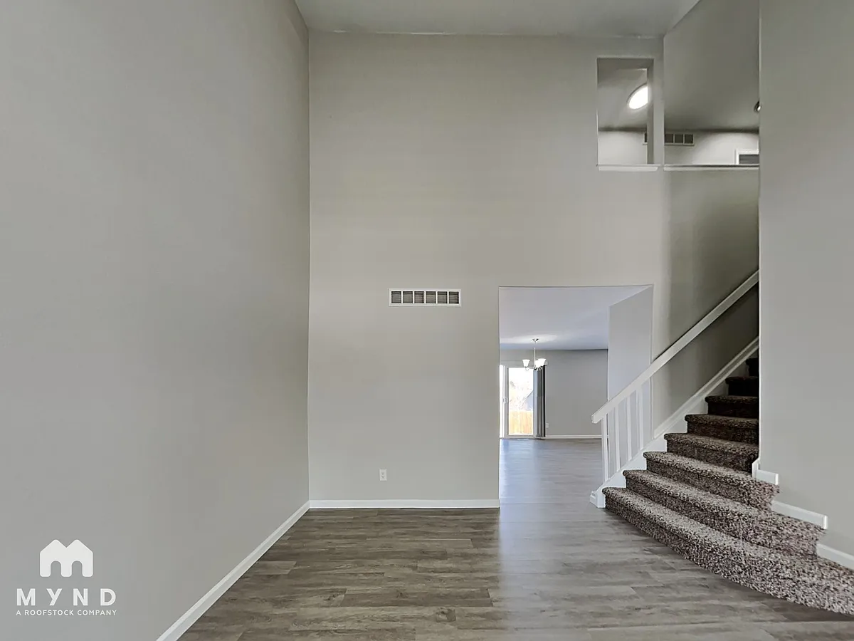 Building Photo - 5912 S Tempe Way