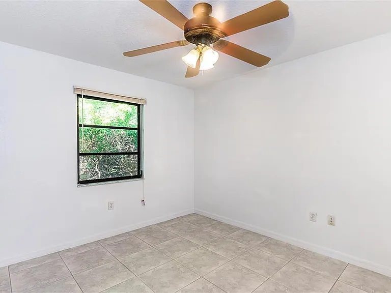 838 Jarvis St — Photo 27