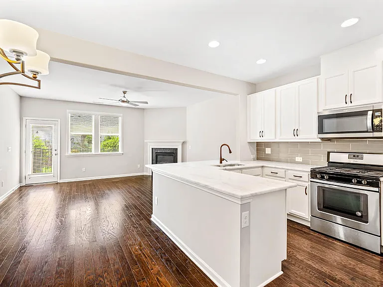 506 Aronia — Photo 14