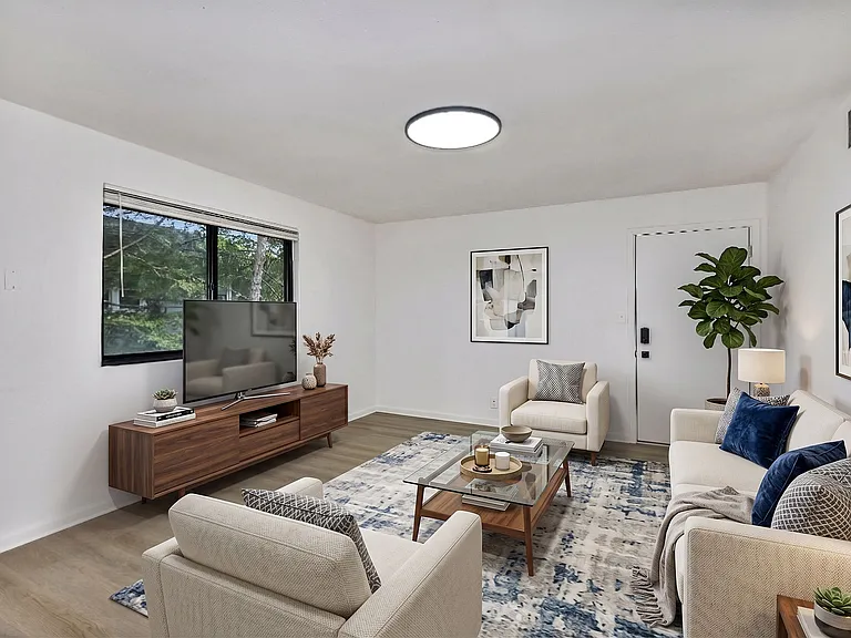 2535 Lysle Ln #5A — Photo 3