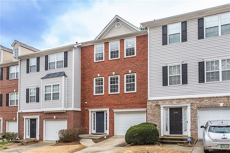 1st image of 516 Lantern Wood Dr