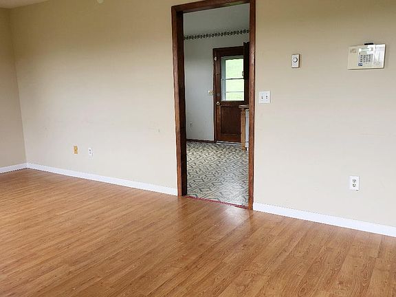 2nd image of 935 Depot St NE