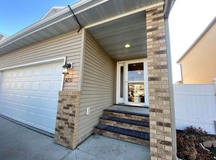 4230 Estate Dr S, Fargo, ND 58104