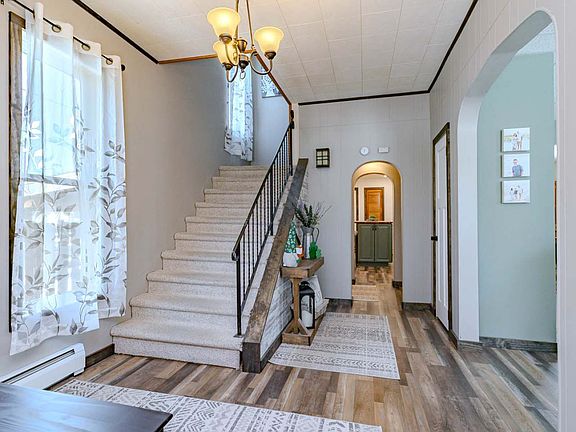 2nd image of 1002 E 7th St